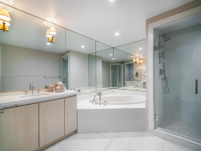 445 Grand Bay Dr # 2C, Key Biscayne FL 33149