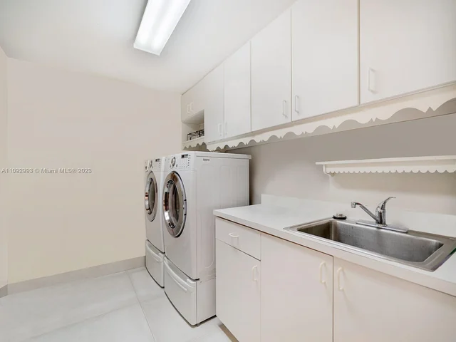 445 Grand Bay Dr # 2C, Key Biscayne FL 33149