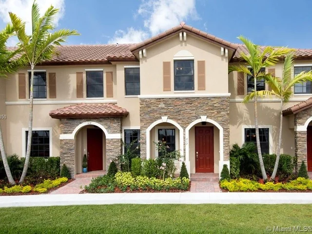 472 SE 32nd Ave, Homestead FL 33033