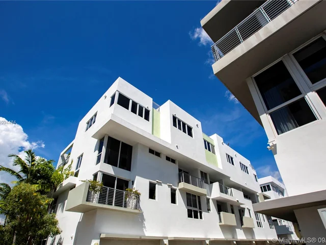 83 N Shore Dr, Miami Beach FL 33141