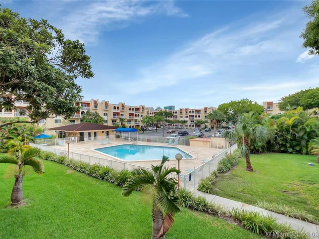 7825 Camino Real # 206, Miami FL 33143