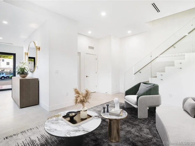 2933 SW 21st Ter, Miami FL 33145