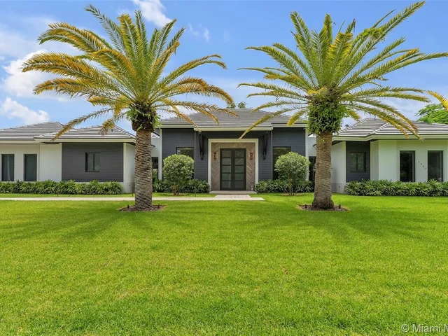 11955 SW 95 AVE, Miami FL 33176