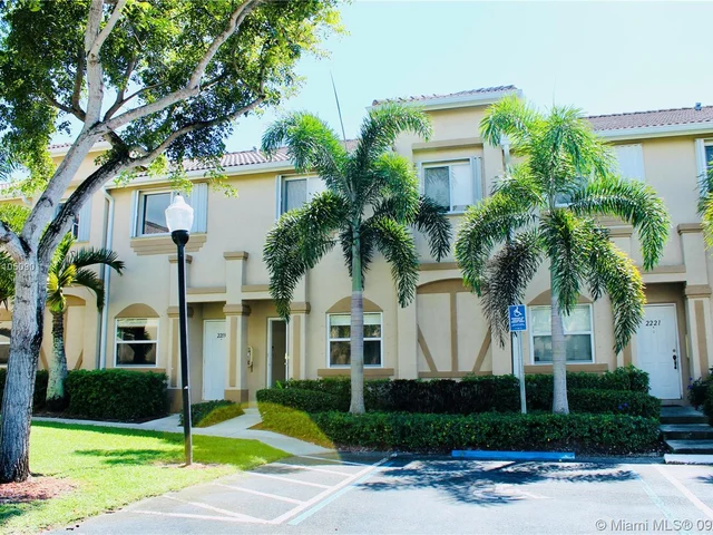 2220 SE 26th Ln # 2220, Homestead FL 33035