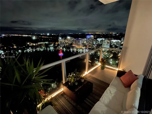 150 E Robinson # 3105, Orlando FL 32801