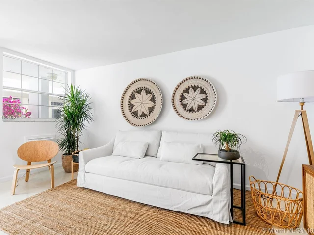 335 Collins Ave # 206, Miami Beach FL 33139