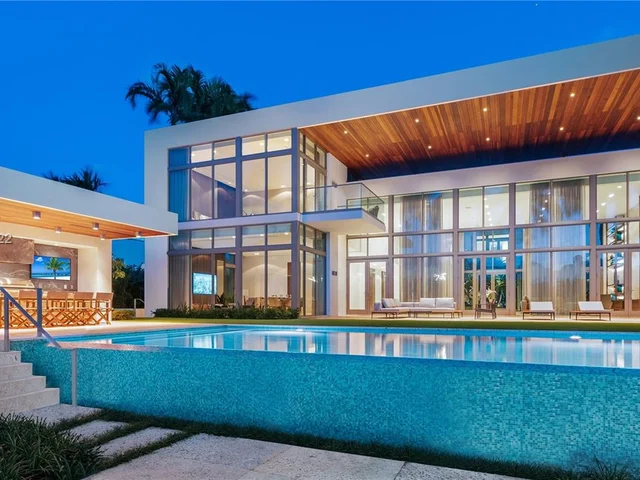 6396 N Bay Rd, Miami Beach FL 33141