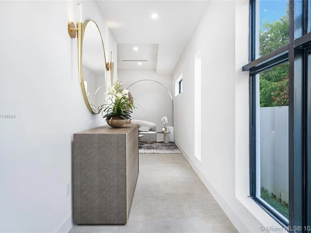 2935 SW 21 # 2, Miami FL 33145