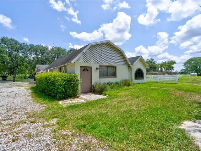 2280 SW 154th Ave, Davie FL 33326