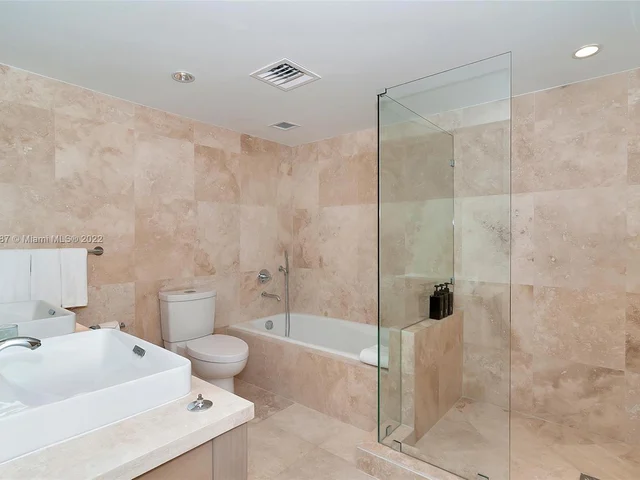 102 24th St # 919, Miami Beach FL 33139