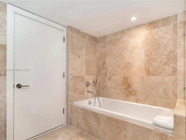 102 24th St # 919, Miami Beach FL 33139