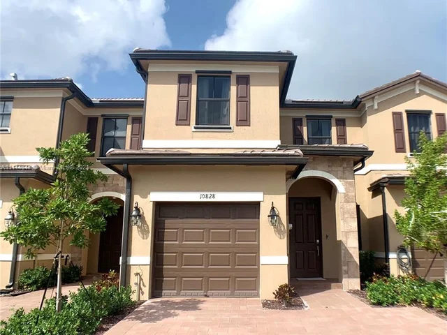 10828 W 33rd Ln # 10828, Hialeah FL 33018