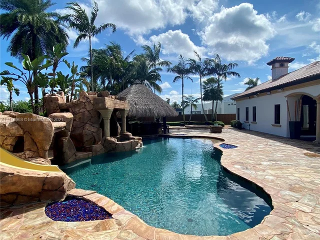 425 NW 119th Ave, Miami FL 33182