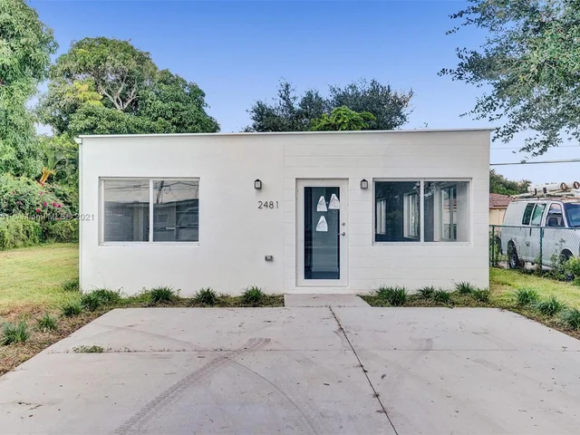 2481 NW 152nd St, Miami Gardens FL 33054