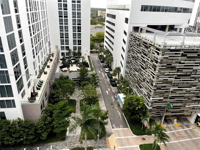 2960 NE 207th St # 904, Aventura FL 33180