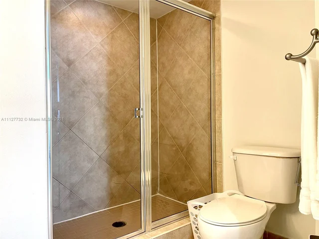 2080 S Ocean Dr # 604, Hallandale Beach FL 33009