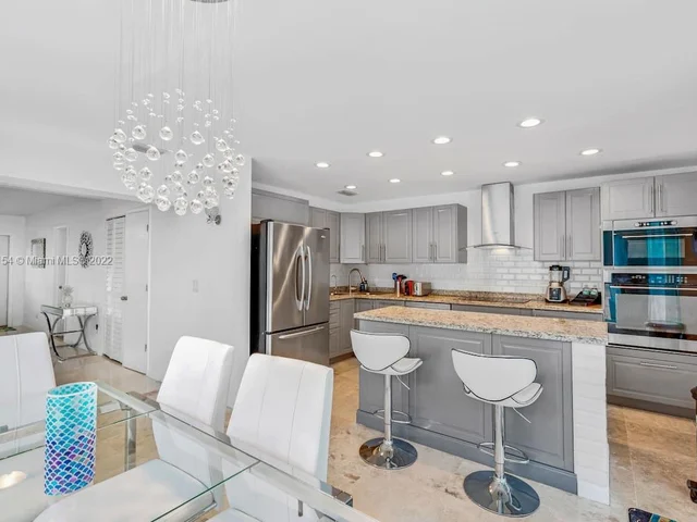 254 SW 8th St, Dania Beach FL 33004