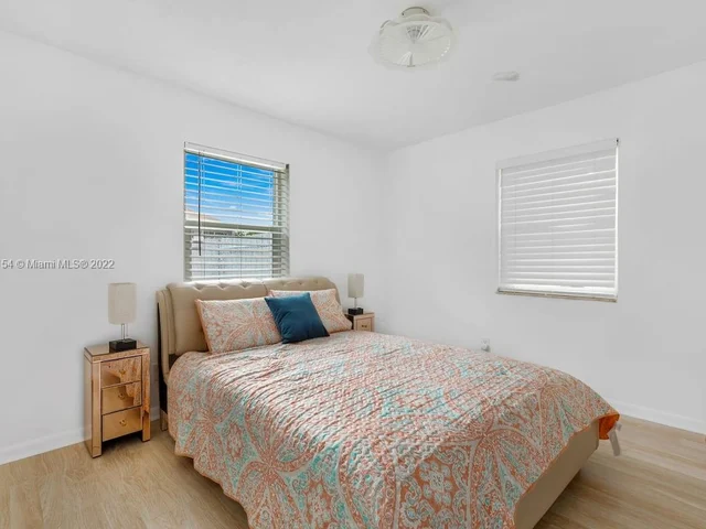 254 SW 8th St, Dania Beach FL 33004