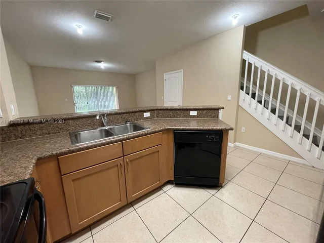 3524 NW 29th Ct, Lauderdale Lakes FL 33311