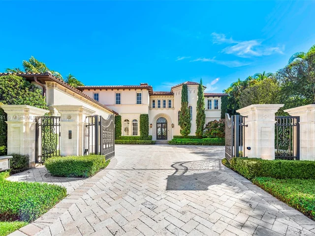 640 Island Dr, Palm Beach FL 33480