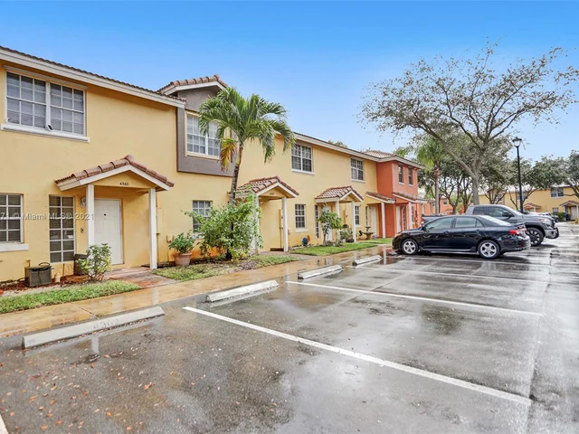 4360 NW 69th Ter # 4360, Lauderhill FL 33319