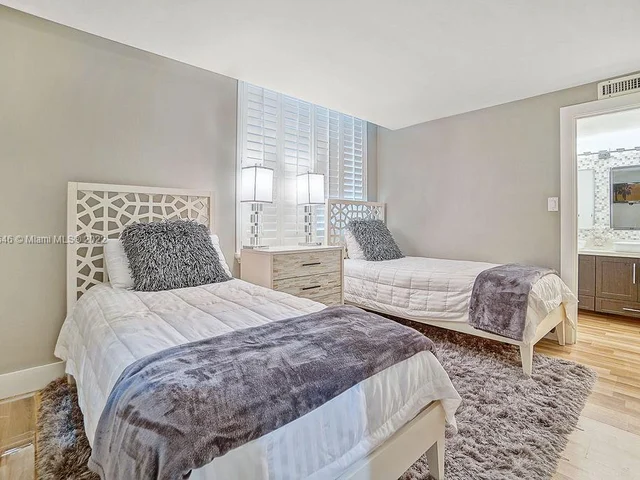 5401 Collins Ave # 343, Miami Beach FL 33140