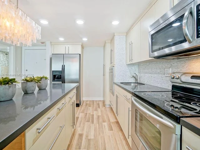 5401 Collins Ave # 343, Miami Beach FL 33140