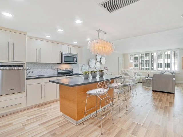 5401 Collins Ave # 343, Miami Beach FL 33140