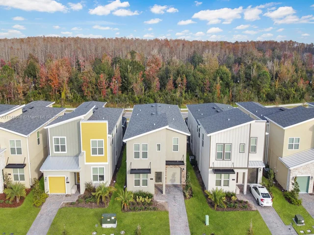 2817 Bookmark Dr, Kissimmee FL 34746