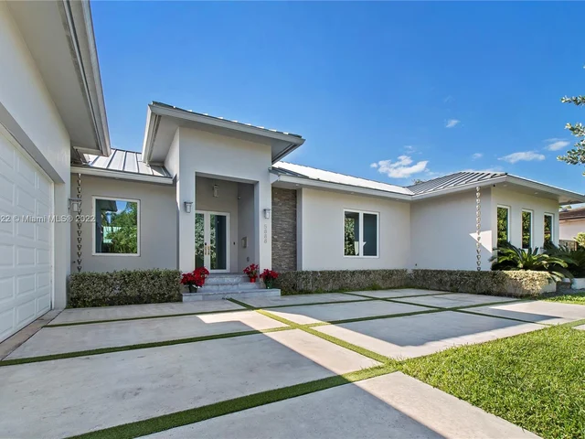 5888 SW 26th St, Miami FL 33155