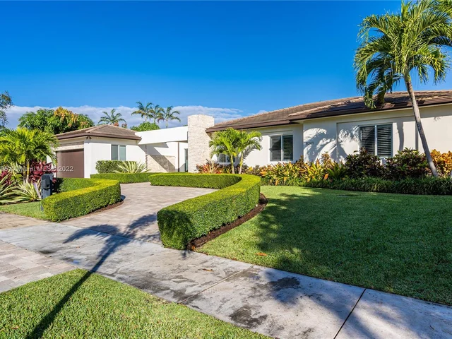 8241 SW 160th St, Palmetto Bay FL 33157