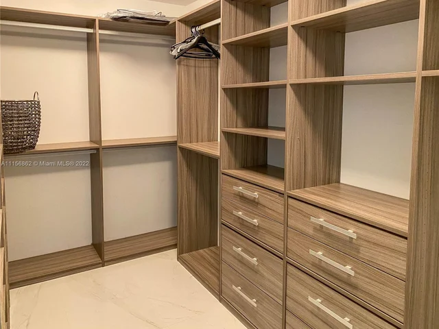 2900 NE 7th Ave # 1405, Miami FL 33137