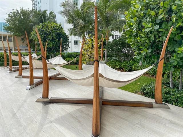 2900 NE 7th Ave # 1405, Miami FL 33137