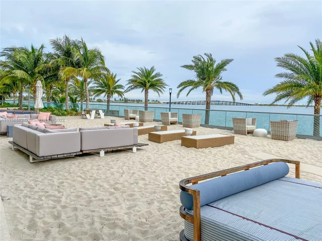 2900 NE 7th Ave # 1405, Miami FL 33137