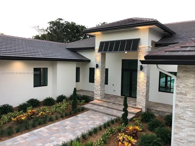 11861 NW 9th St, Plantation FL 33325