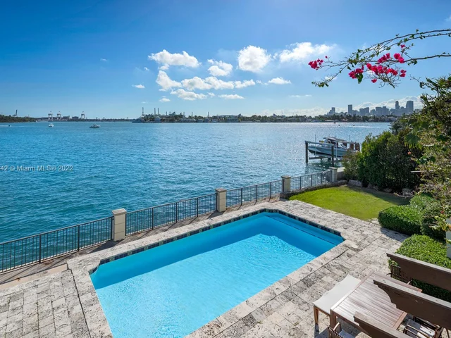 11 E Rivo Alto Dr, Miami Beach FL 33139