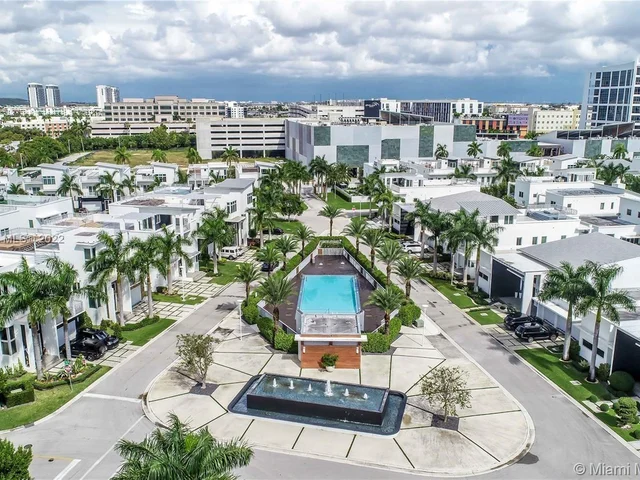 3475 NW 82nd Ct, Doral FL 33122