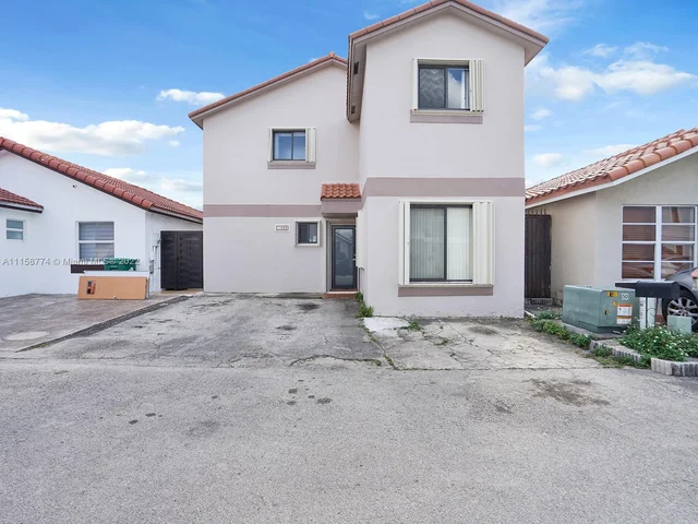 11522 SW 7th St, Sweetwater FL 33174