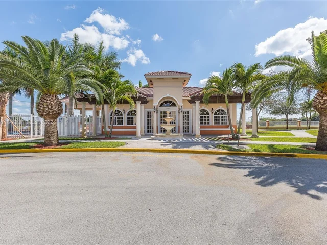 17847 NW 74th Path # 17847, Hialeah FL 33015