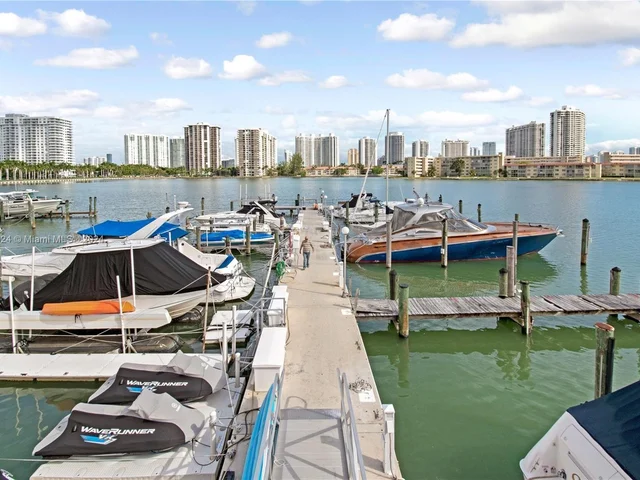 18011 Biscayne Blvd # 1105, Aventura FL 33160