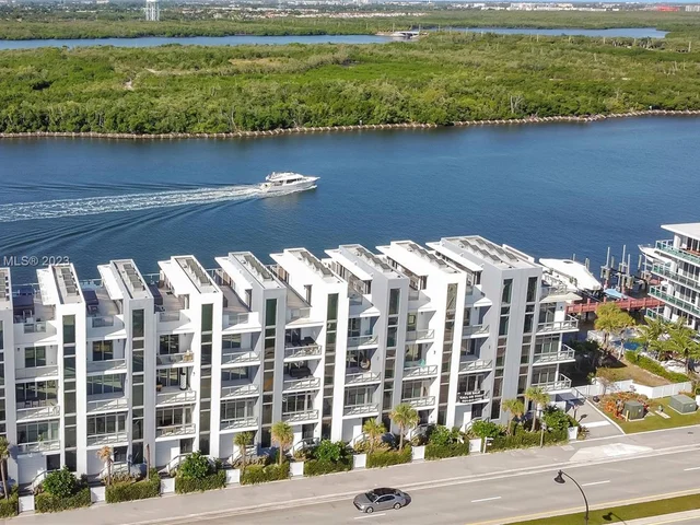 2870 N Ocean Dr # 2870, Hollywood FL 33019