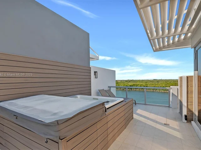 2870 N Ocean Dr # 2870, Hollywood FL 33019