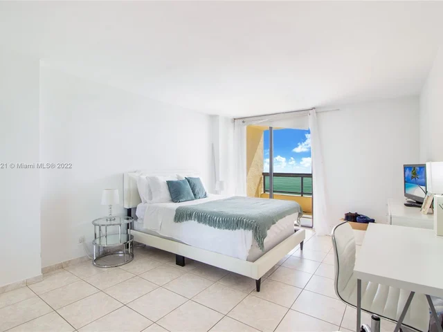 2555 Collins Ave # 2307, Miami Beach FL 33140