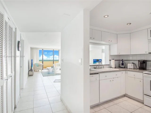 2555 Collins Ave # 2307, Miami Beach FL 33140