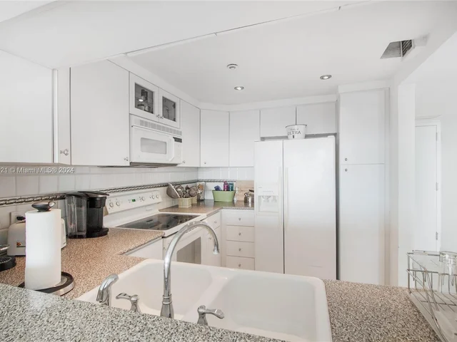 2555 Collins Ave # 2307, Miami Beach FL 33140