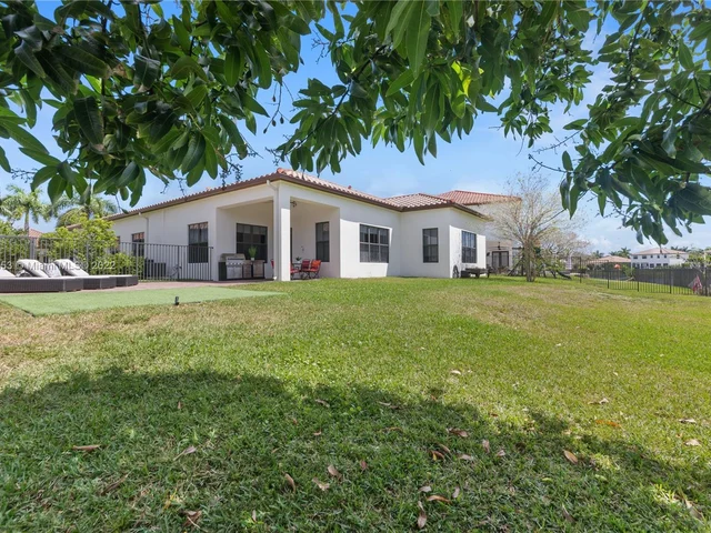 8386 NW 30th St, Cooper City FL 33024