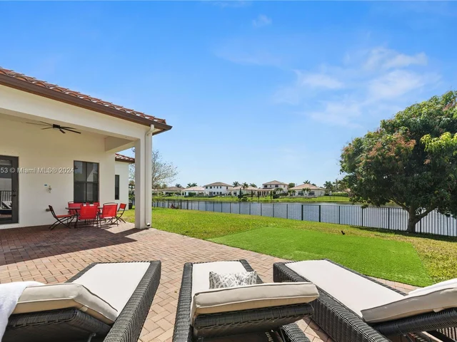 8386 NW 30th St, Cooper City FL 33024