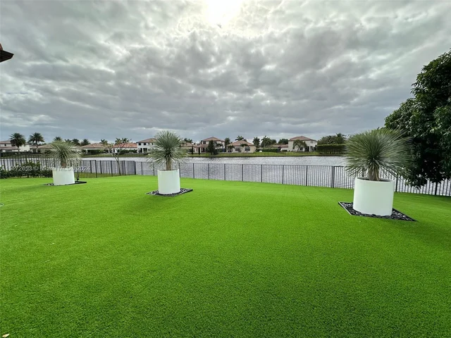 8386 NW 30th St, Cooper City FL 33024