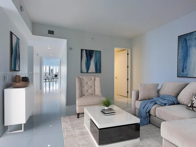 851 NE 1st Ave # 5011, Miami FL 33132