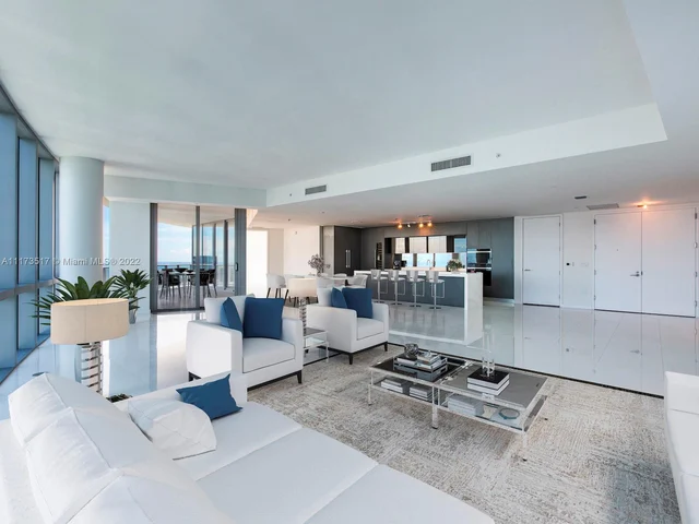 851 NE 1st Ave # 5011, Miami FL 33132